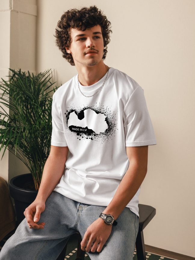 T-krekls ar uzrakstu Made in LV / Ražots Latvijā