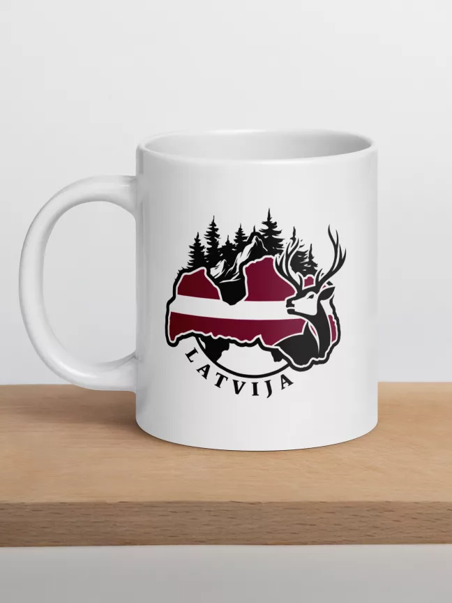 Krūze ar briedi, Latvijas Karti un meža siluetu